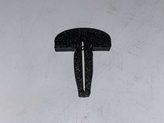 Honeycomb bed pin clamps on laser honeycomb bed